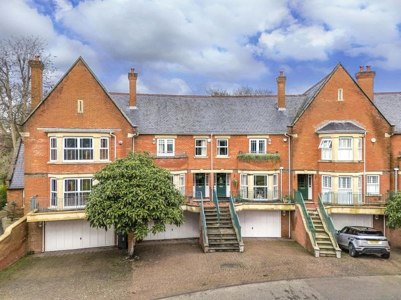 Sandy Lane, Virginia Water, Surrey, GU25 4TA