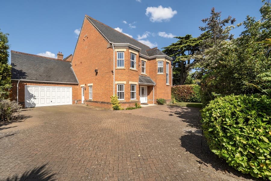 Ridgeway, Virginia Water, GU25 4TE