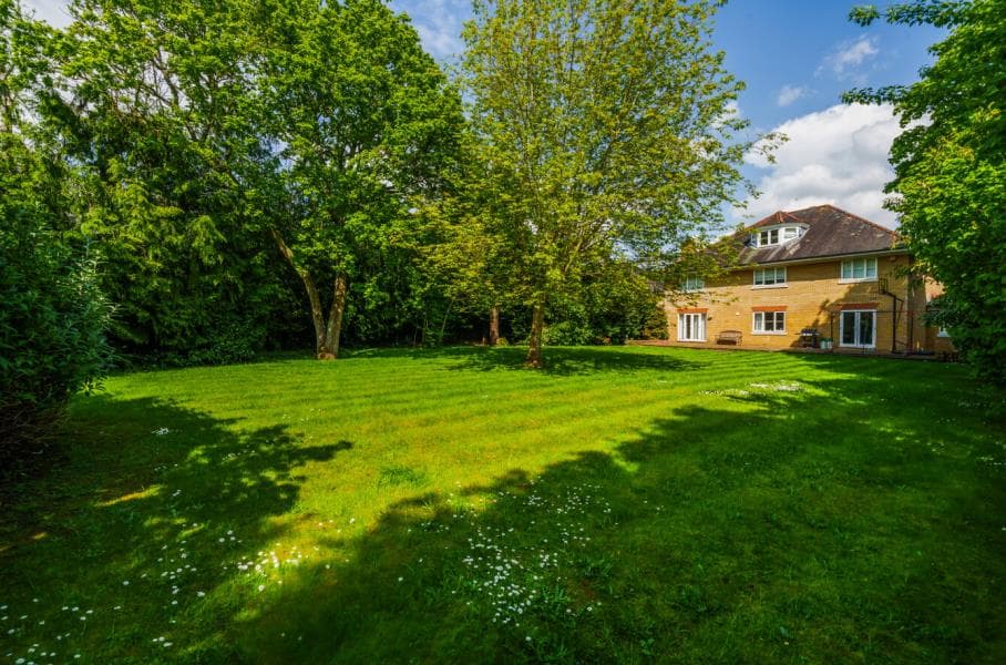 St Davids Drive, Englefield Green, Surrey, TW20 0BA