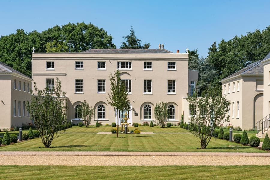 290 Stroude Road, Virginia Water, TW20 9UZ