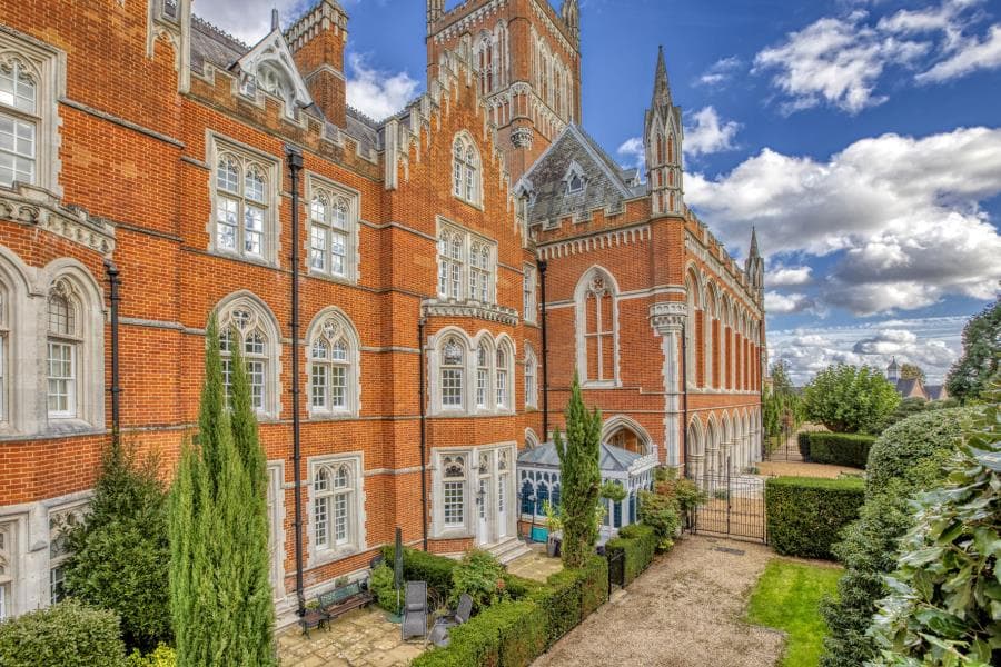 Crossland House, Virginia Park, Surrey, GU25 4SY