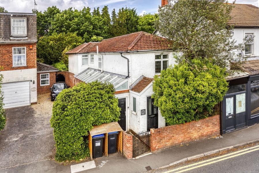 Victoria Street, Englefield Green, Surrey, TW20 0QX