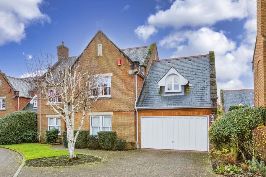 Lime Tree Walk, Virginia Park, Surrey, GU25 4SW