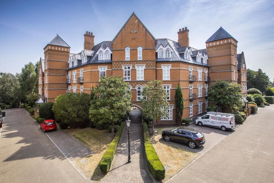 Holloway Drive, Virginia Water, Surrey, GU25 4SU