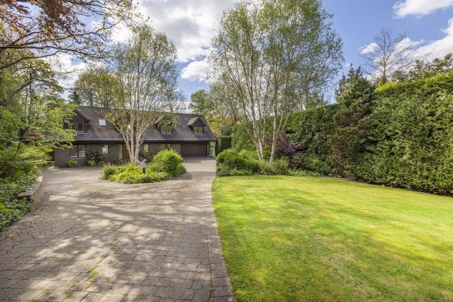 Pipers End, Wentworth Estate, Surrey, GU25 4AW