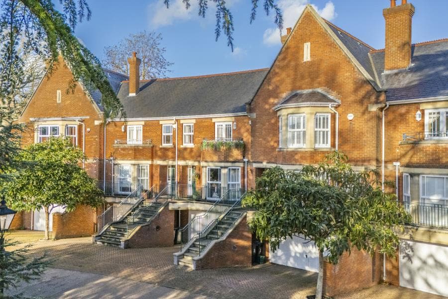 Sandy Lane, Virginia Water, Surrey, GU25 4TA