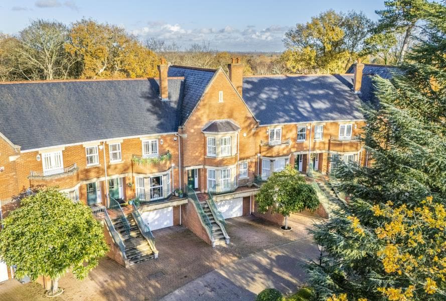 Sandy Lane, Virginia Water, Surrey, GU25 4TA