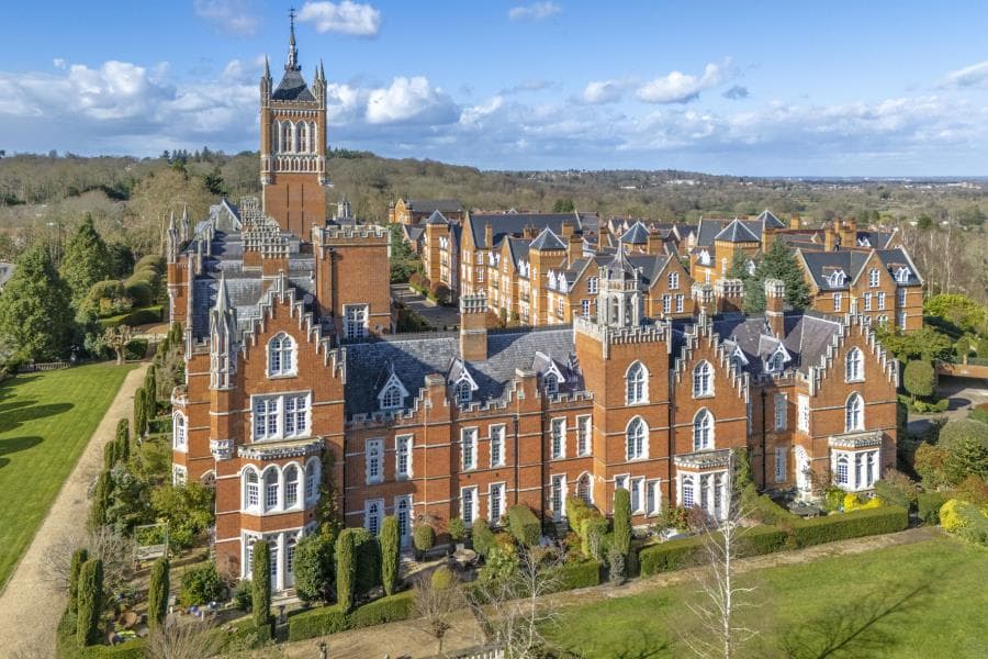 Holloway Drive, Virginia Park, Surrey, GU25 4SY