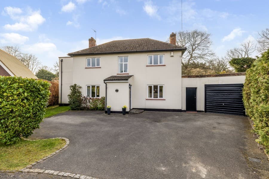 Morella Close, Virginia Water, Surrey, GU25 4AT