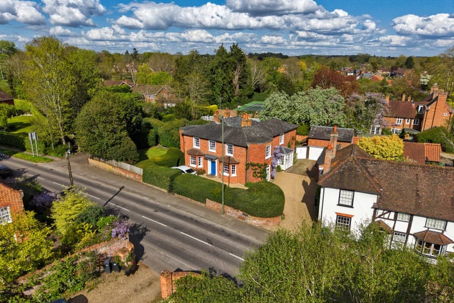 Windsor Road, Chobham, Surrey, GU24 8NA
