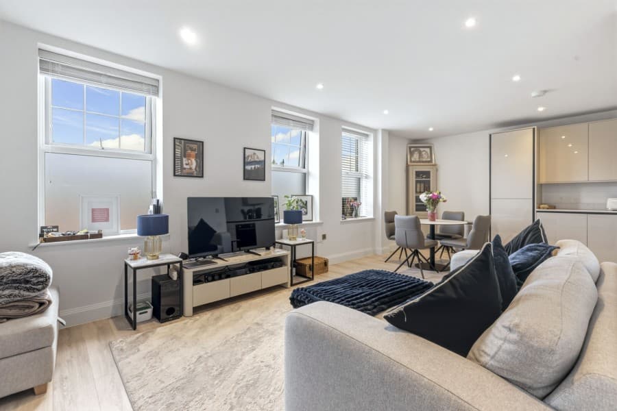 High Street, Sunninghill, Berkshire, SL5 9NQ